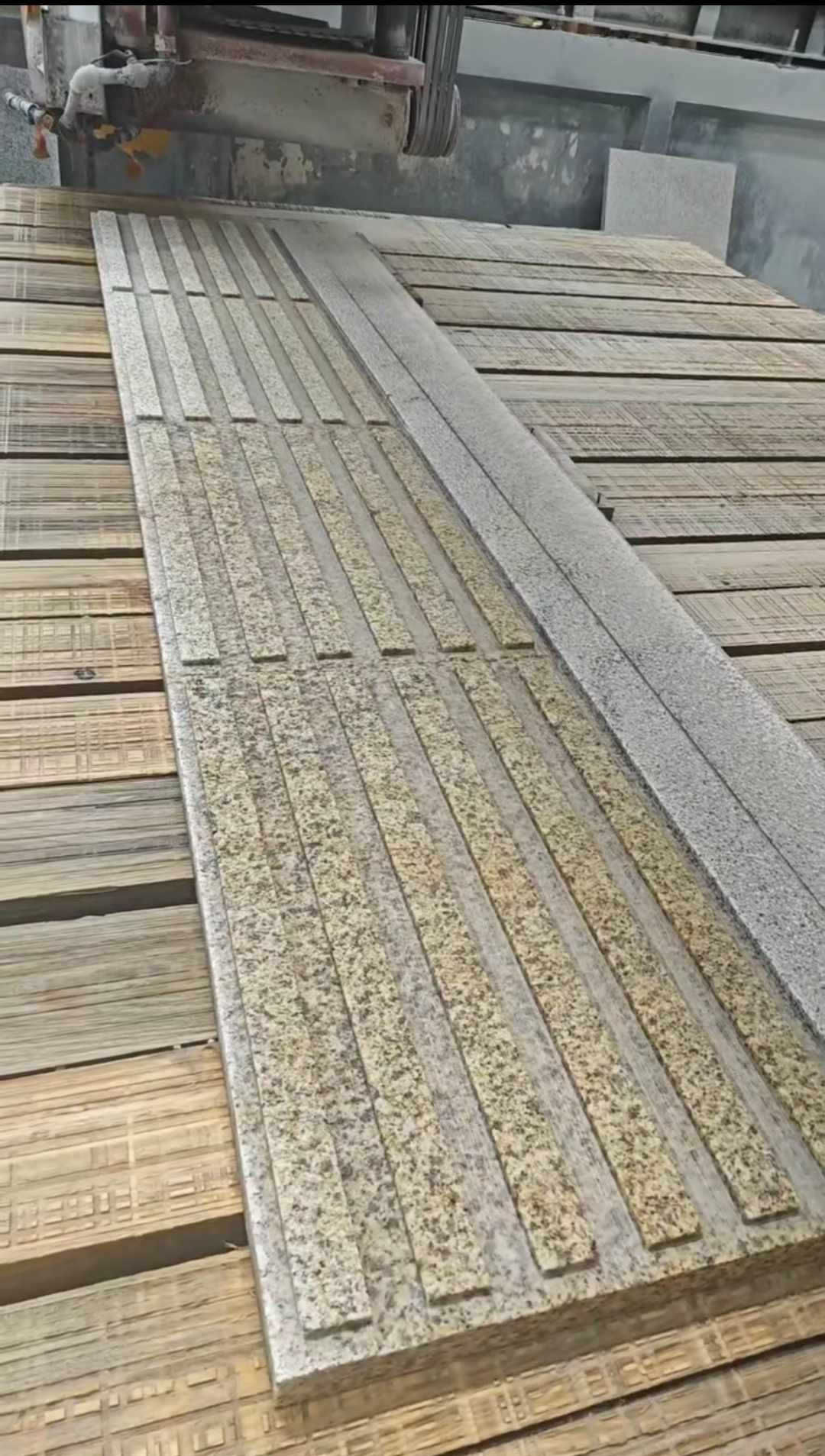 铜川黄金麻盲道石 盲条